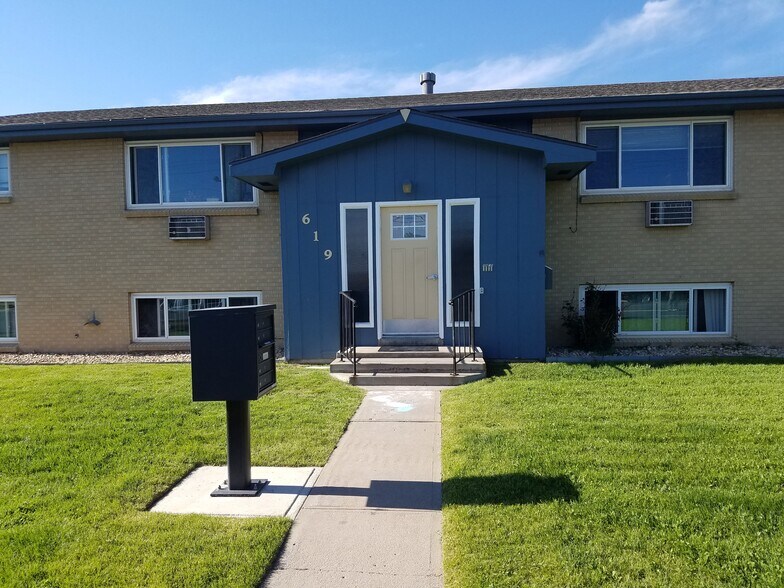 Front Entrance - 619 Jessup St