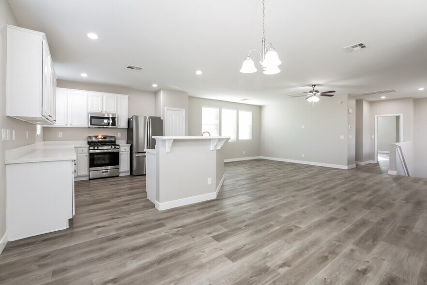 Building Photo - 6578 Holly River St