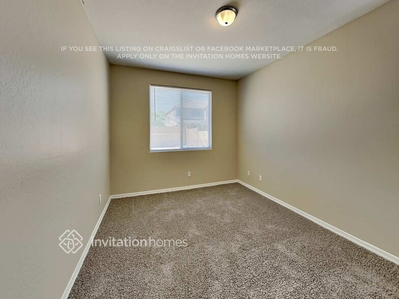 Building Photo - 12533 W Winslow Ave