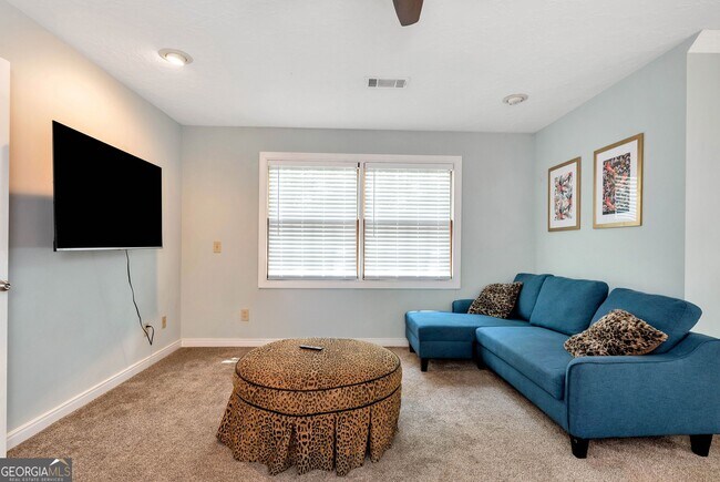 Building Photo - 3978 Pineshore Cir