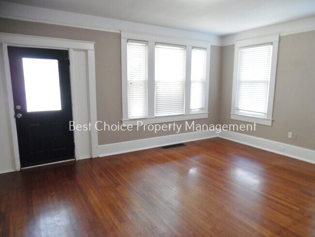 Building Photo - 517 Creswell Ave