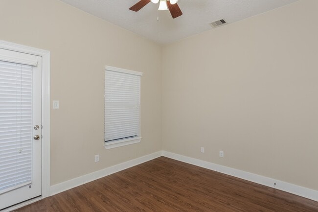 Building Photo - 10658 Clearview Villa Pl