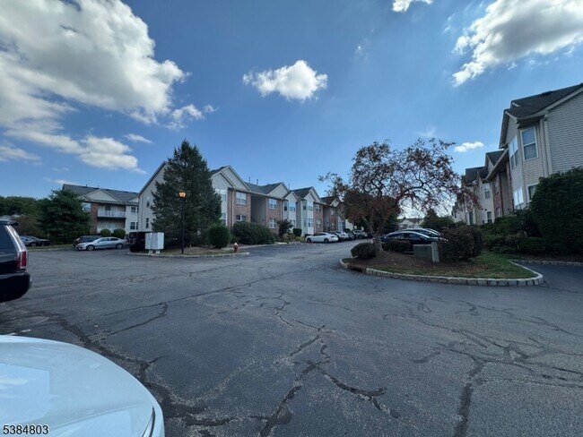 Building Photo - 20 Ruby Ln