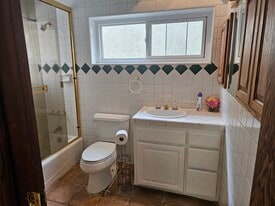 Building Photo - 3934 Alonzo Ave