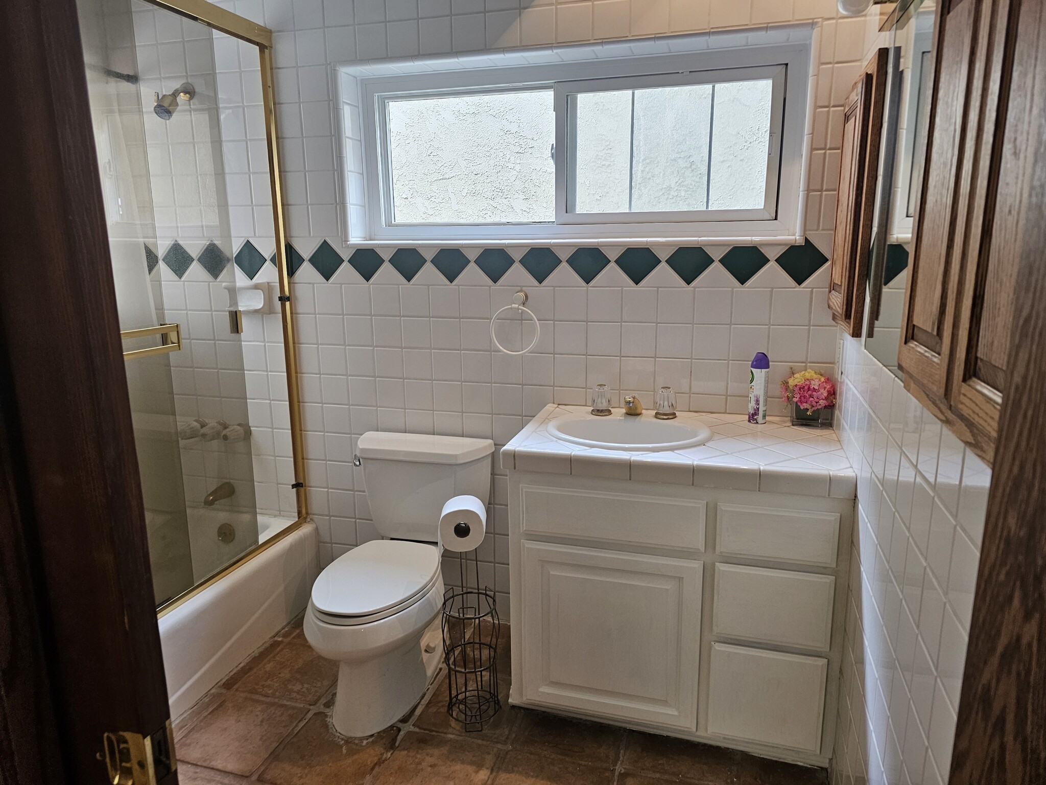 Building Photo - 3934 Alonzo Ave