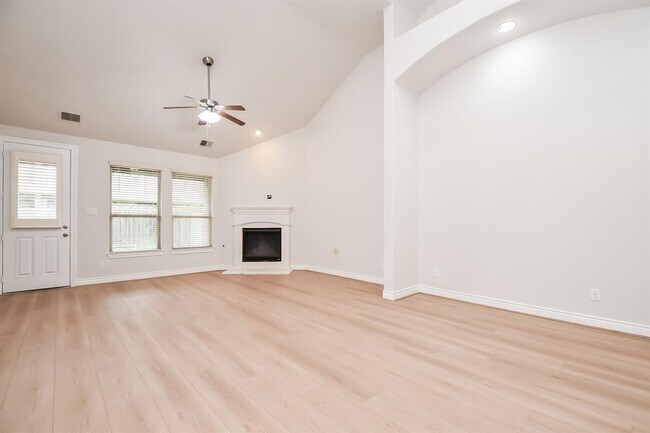 Building Photo - 24210 Madrid Hill Ln