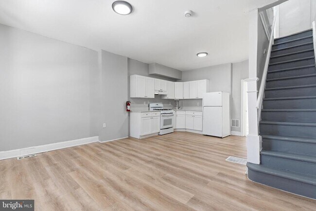 Building Photo - 3906 N Delhi St