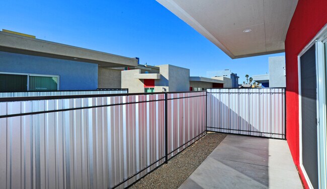 Building Photo - Modern Luxury in Central Tucson!