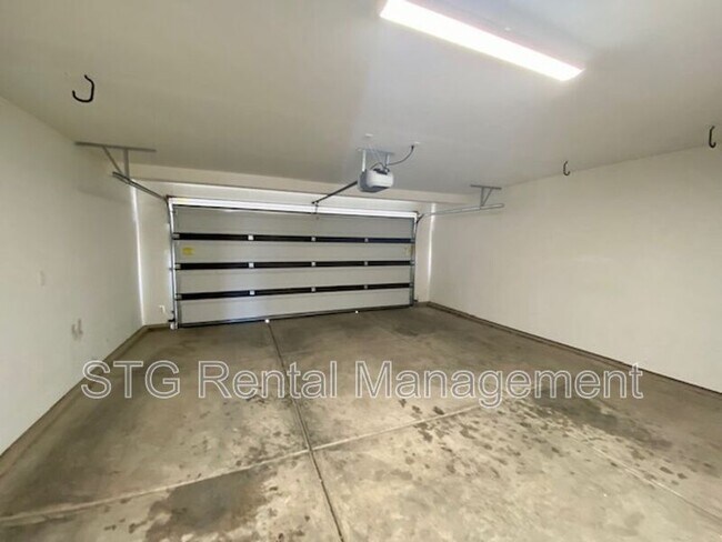 Building Photo - 3132 S Relic Ridge Dr