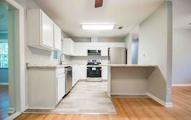 Building Photo - Fabulous home near the fairgrounds-$500 off 1st months rent!