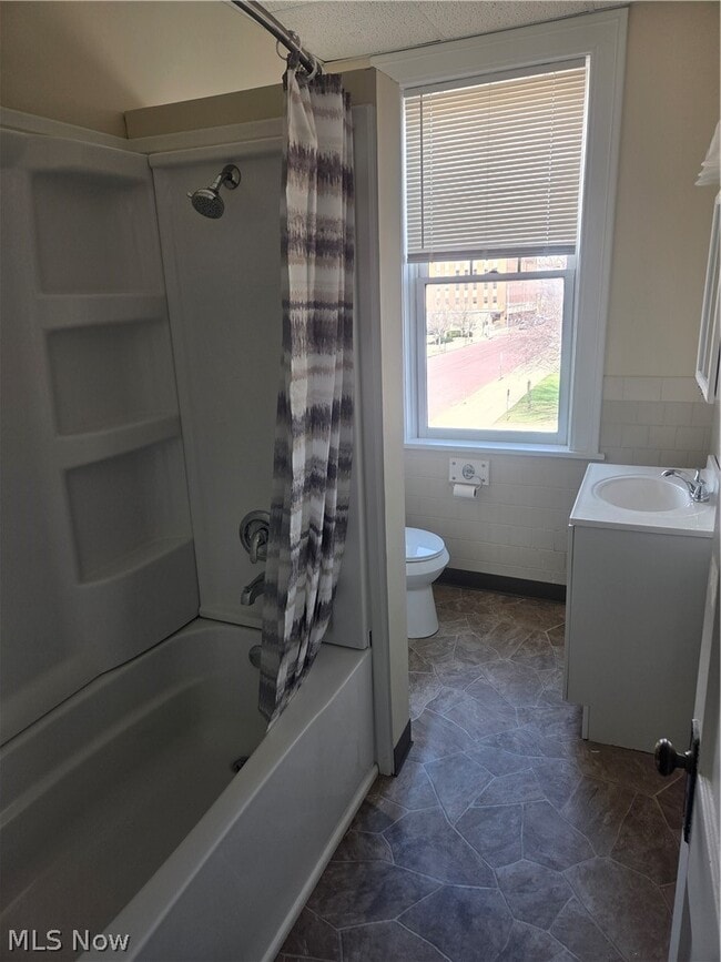 Building Photo - 534 Cleveland Ave SW