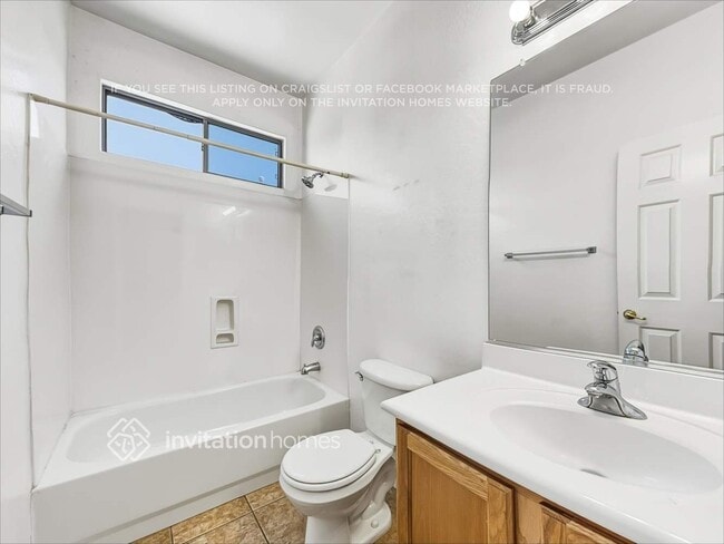 Building Photo - 3213 S 103rd Dr