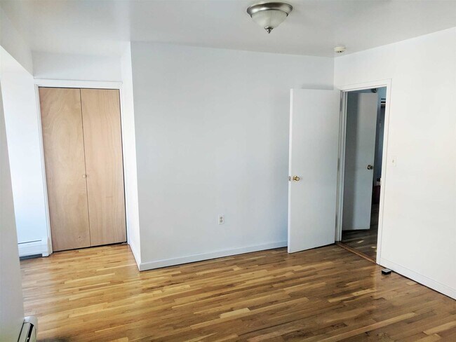 Building Photo - 26 Academy St