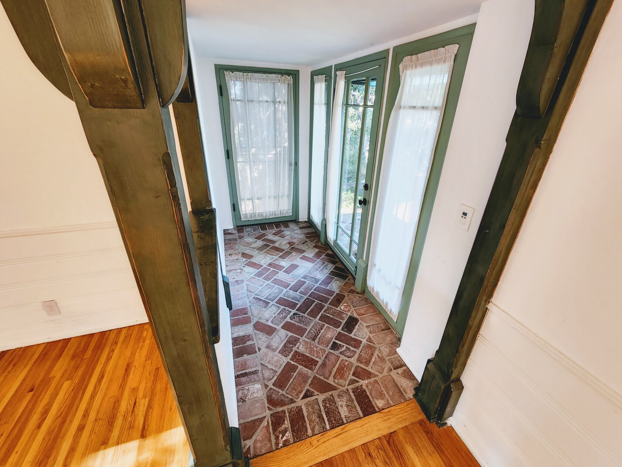 Building Photo - 12914 Rose Ave