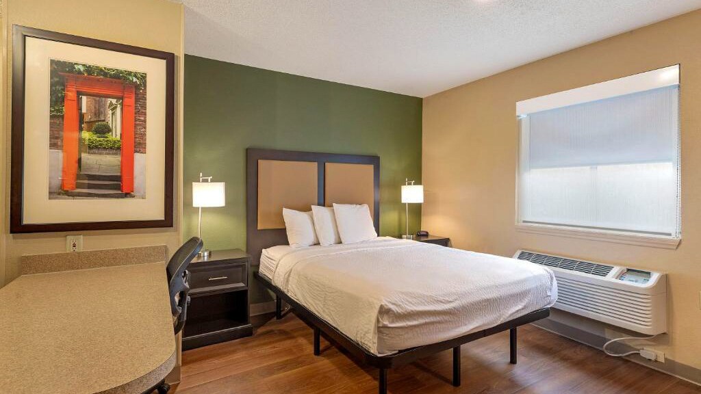 Building Photo - 5830 Westpark Dr