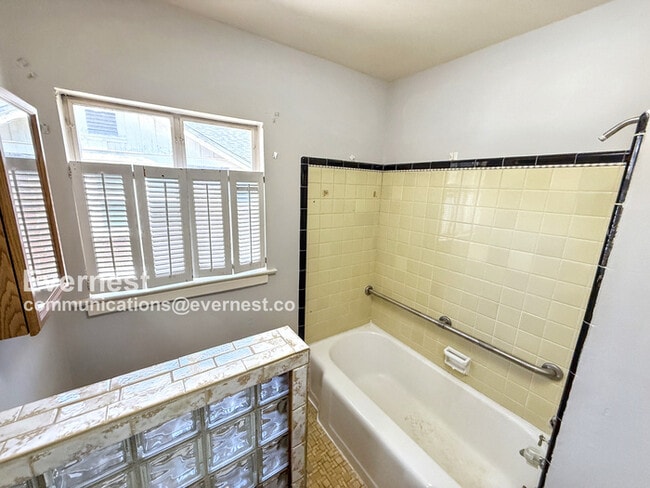 Building Photo - 1316 43rd Street Ensley