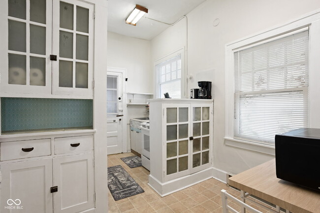 Building Photo - 784 Woodruff Pl E Dr