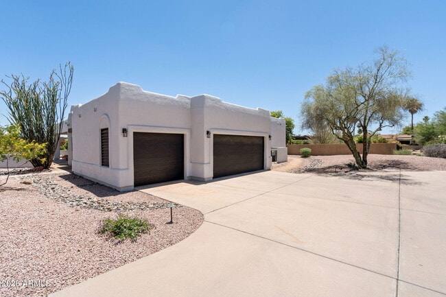 Building Photo - 25810 N Abajo Dr
