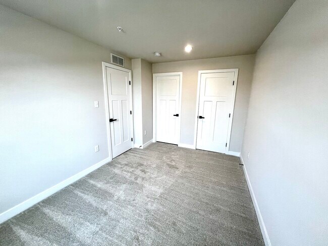 Building Photo - 32 Indian Field Ln