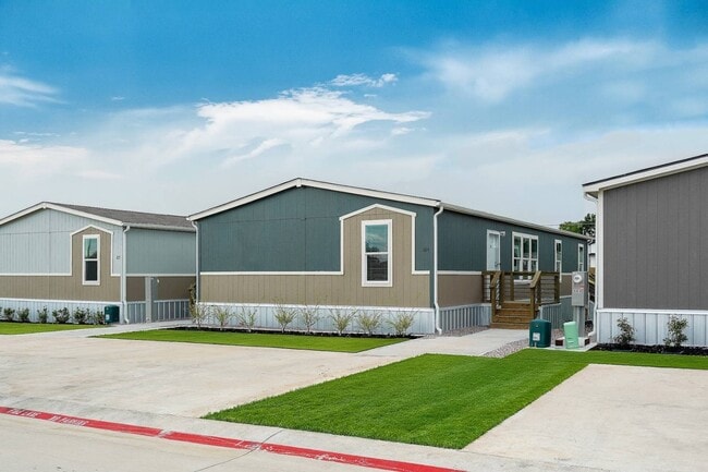 Building Photo - 809 Armadillo St