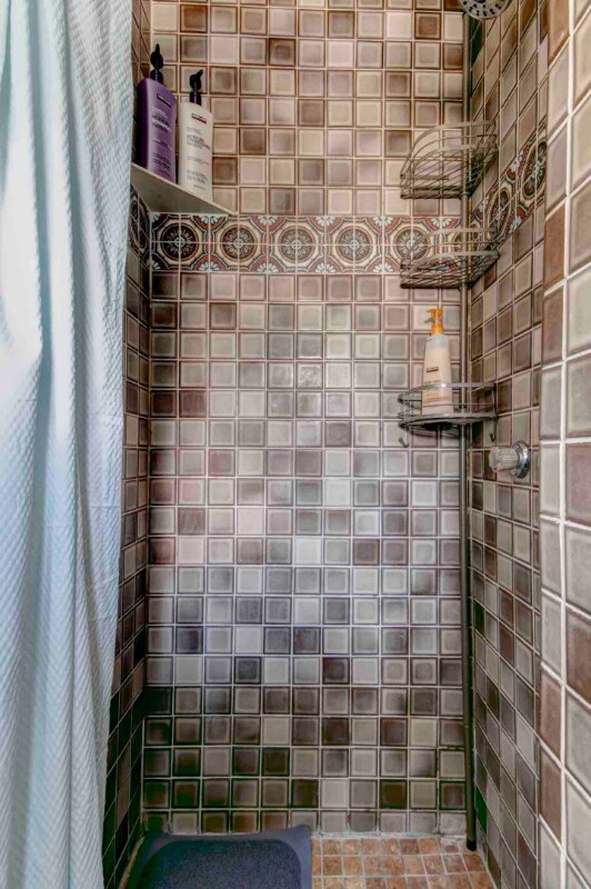 Building Photo - 410 Harvard Dr SE