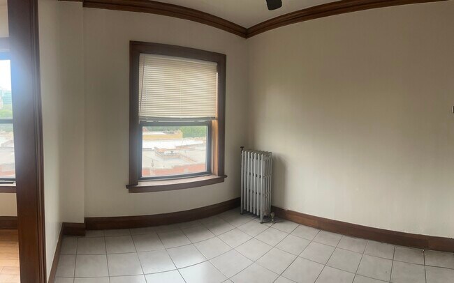 Building Photo - 5480 S Cornell Ave