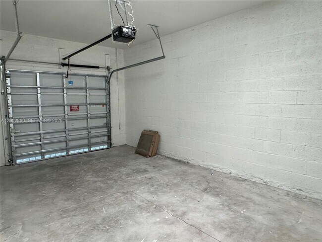 Building Photo - 178 NE 14th St