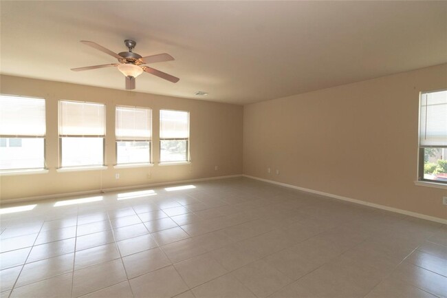 Building Photo - 2202 Crossmill Ln