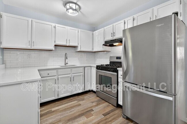 Building Photo - 14 Carol Ct