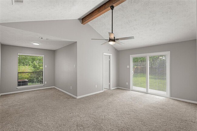 Building Photo - 8402 Pine Shores Dr