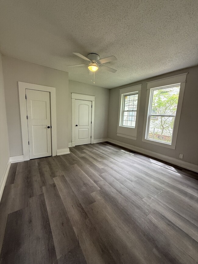 Building Photo - 1701 Ave I