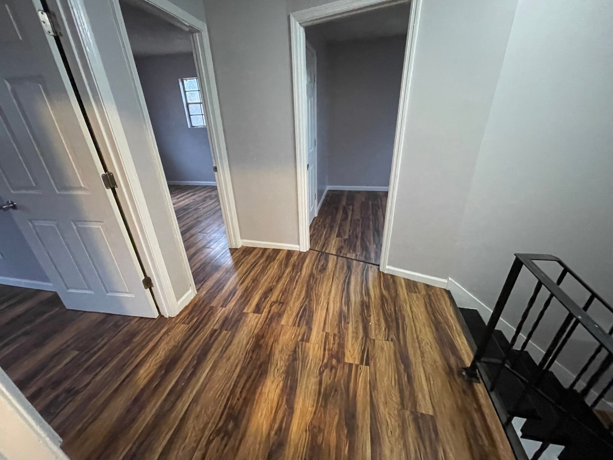 Building Photo - 728 Sylvan Dr