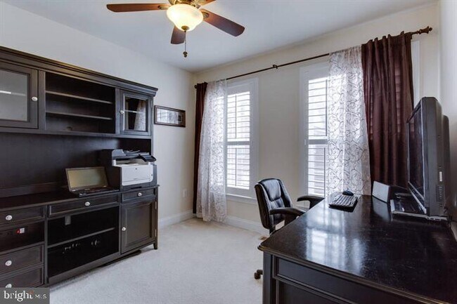 Building Photo - 2149 Red Vine Dr