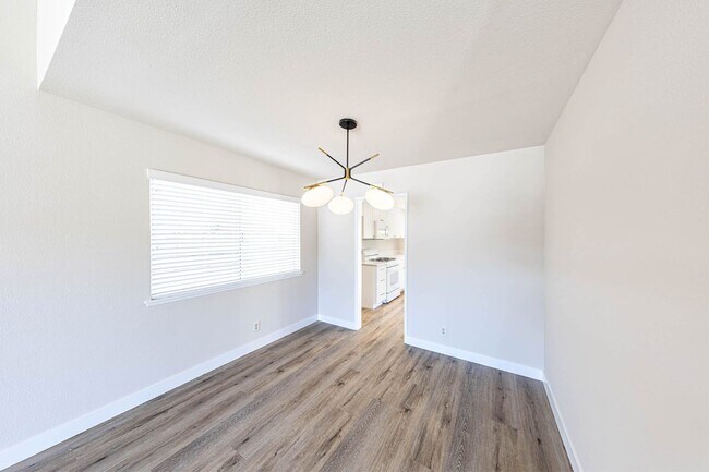 Building Photo - Upgraded 4 bedroom Fountain Valley Home