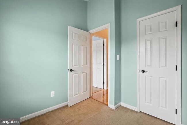 Building Photo - 5502 Sacramento Mews Pl