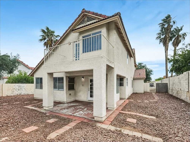 Building Photo - 3301 Hyannis Cir