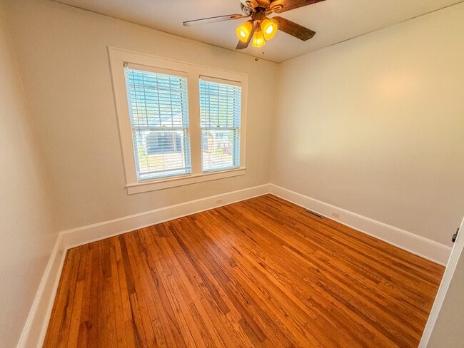 Building Photo - 11 Perry Rd