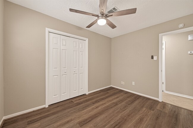 Building Photo - 12239 W Village Dr