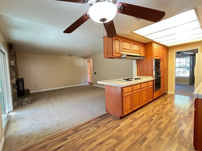 Building Photo - 3-bedroom 2-bathroom House for Rent in Riverside