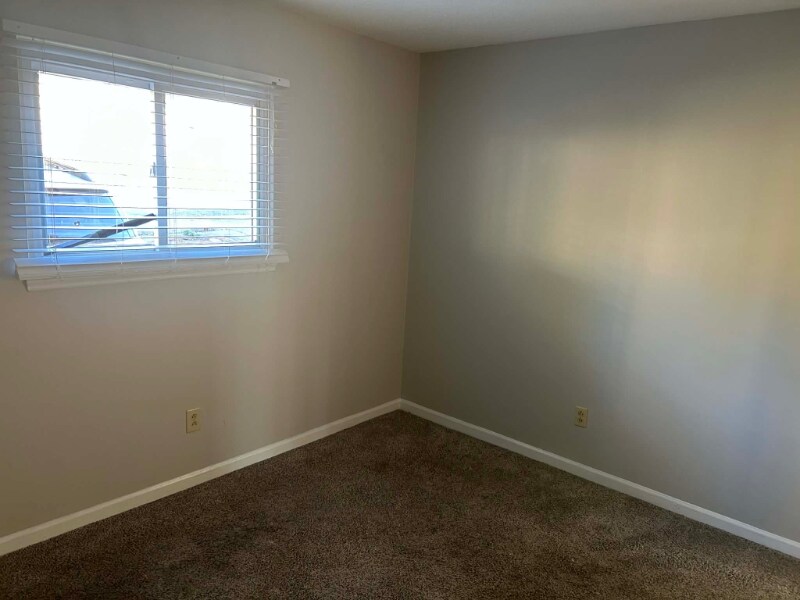 Building Photo - 1326 N Frye Ave