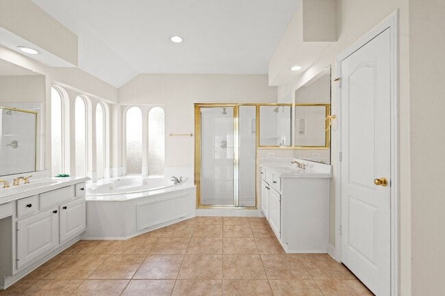 Building Photo - 5819 Brook Bend Dr