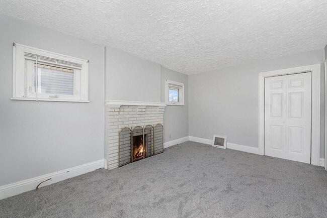 Building Photo - 1127 Cecelia Ave