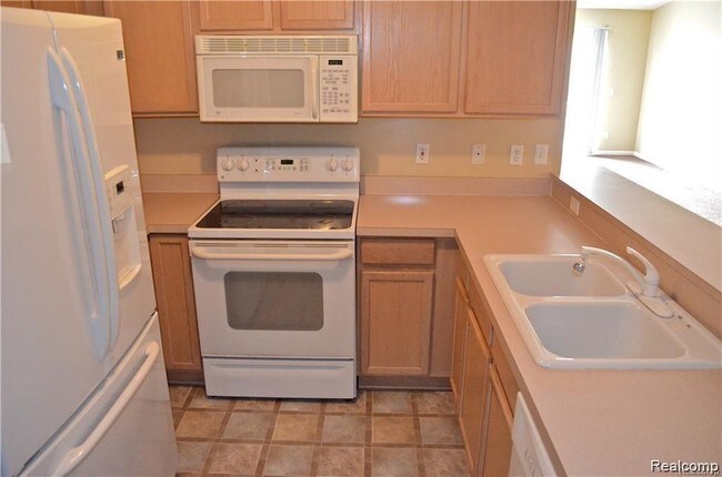 Building Photo - 43513 Pendleton Cir