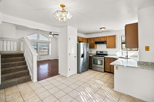 Building Photo - 2904 Lake Champlain St