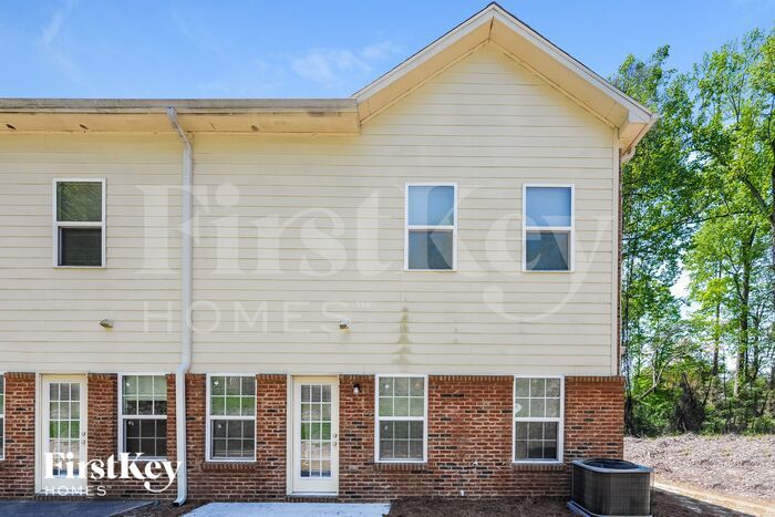 Building Photo - 864 Ivydale Ln SW