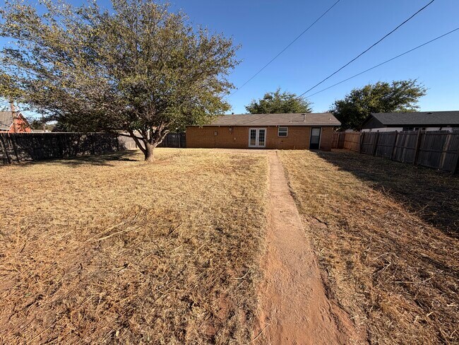 Building Photo - 5412 39th Dr