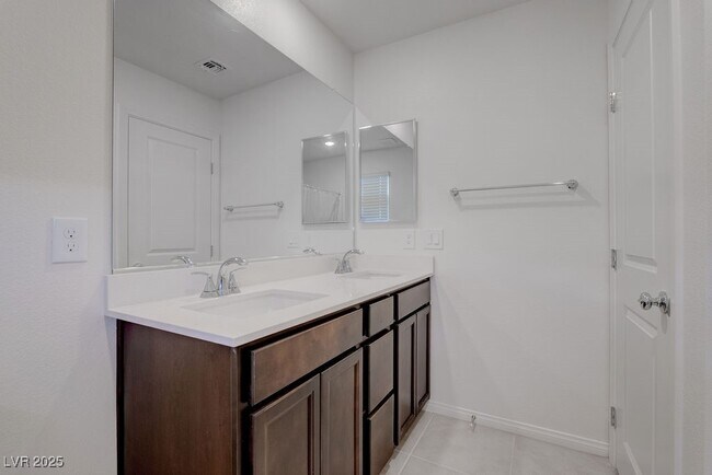 Building Photo - 4603 Sapphire Crst Ave