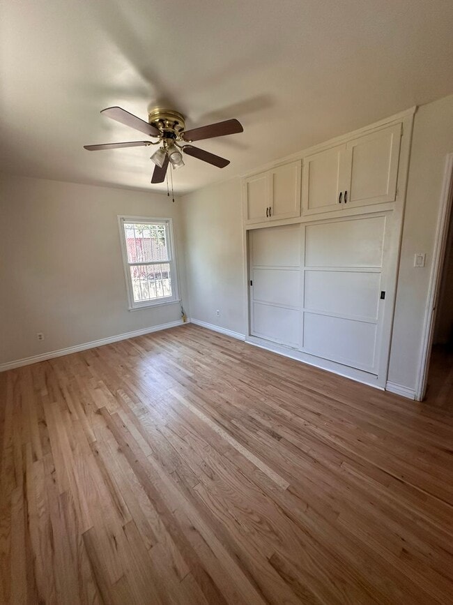Building Photo - 2152 Rexford Dr