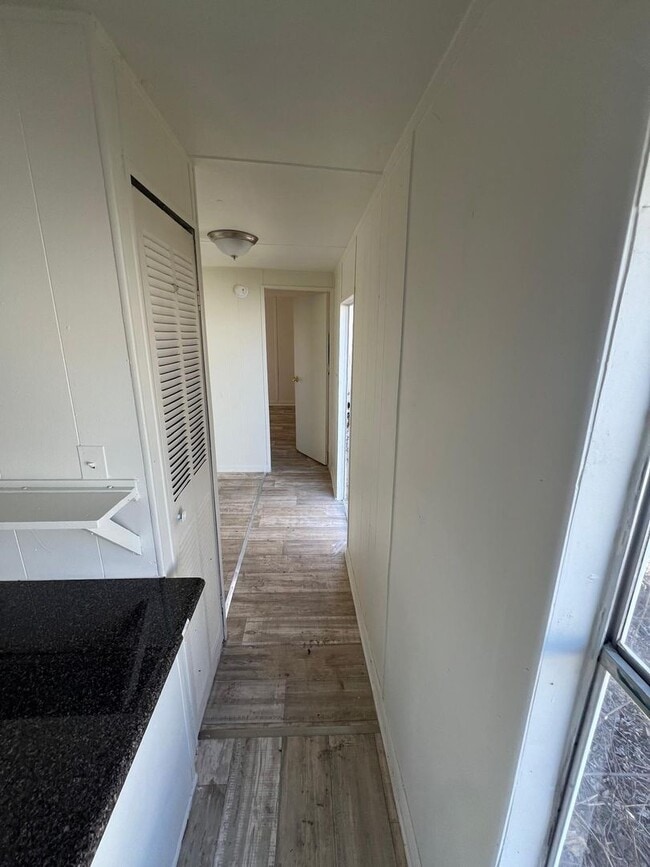 Building Photo - Renovated 2-Bed, 1-Bath Mobile Home