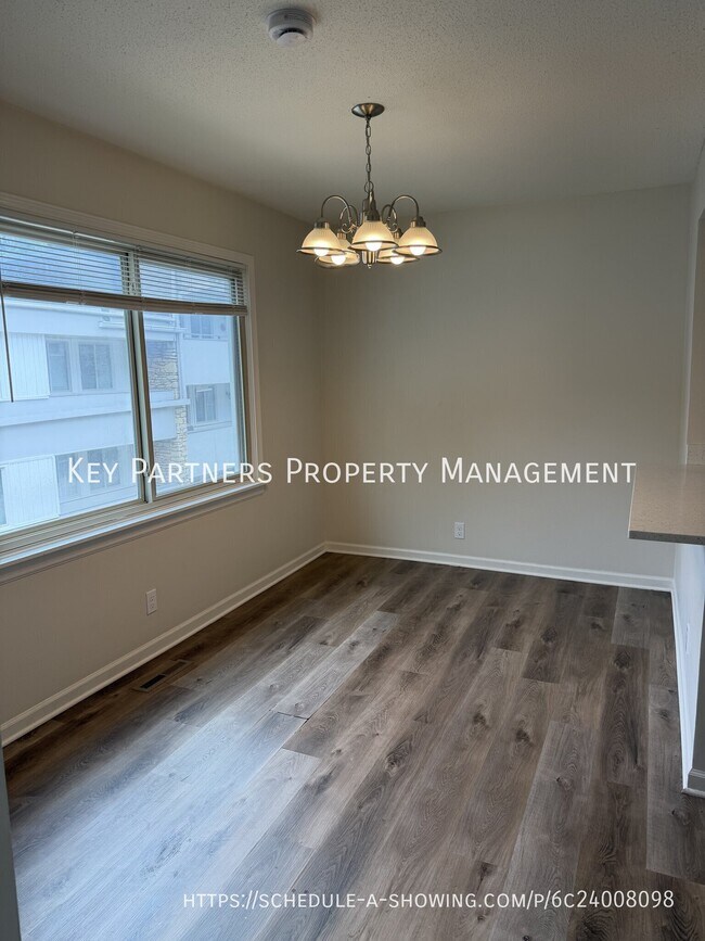 Building Photo - 8835 Glenwood St